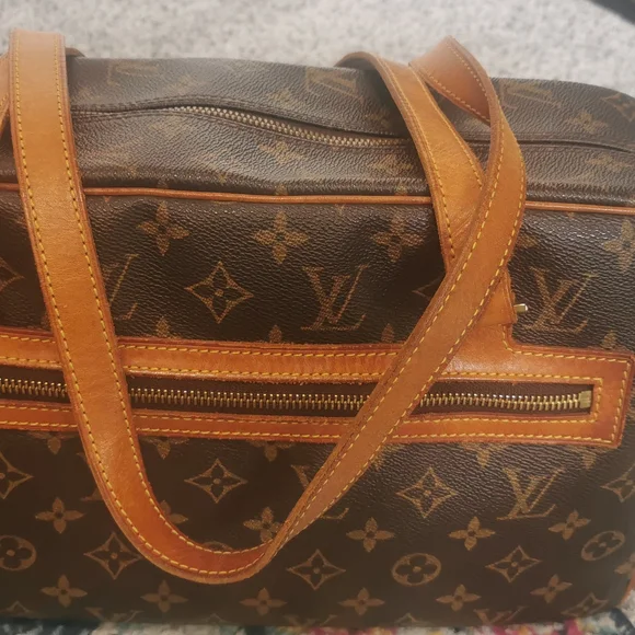 Louis Vuitton Monogram Canvas City Size GM - Picture 2 of 14